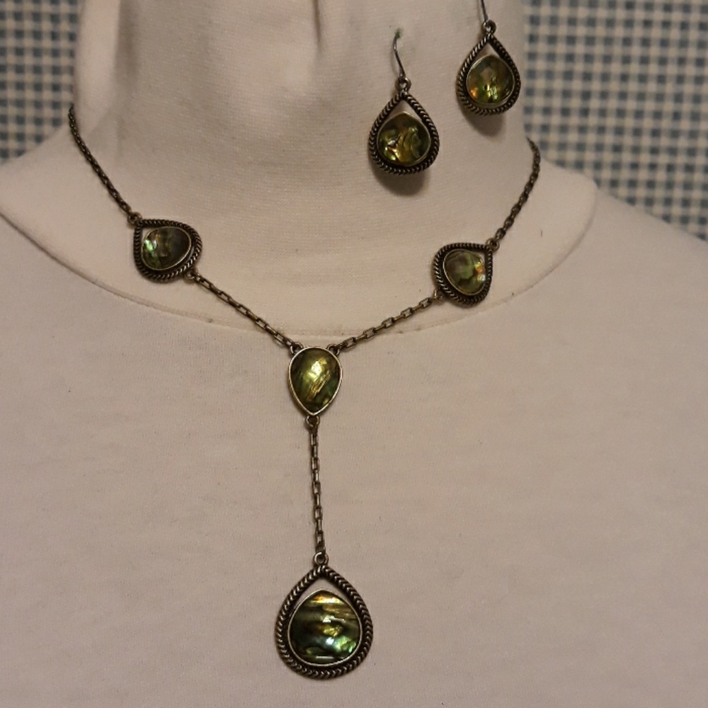 Necklace & earings set